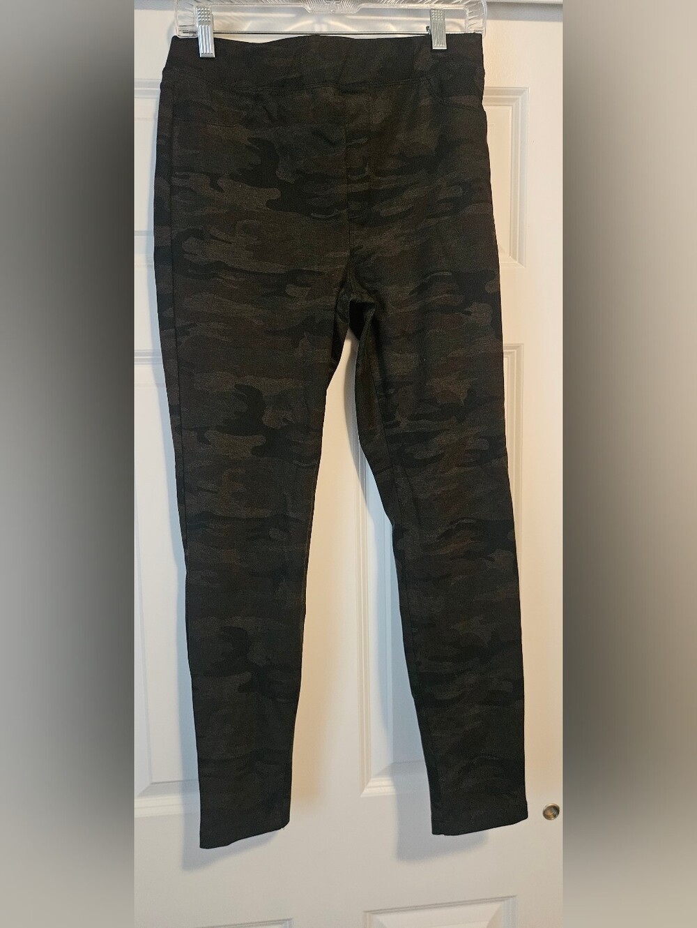 Sanctuary Women's Camo Leggings - Dark Green & Black